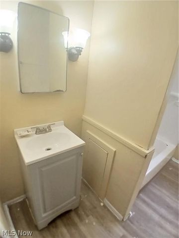 21 Zents Avenue, Youngstown, OH 44505