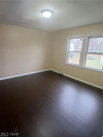 21 Zents Avenue, Youngstown, OH 44505