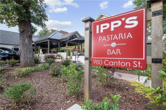 325 Plantation Way, Roswell, GA 30075