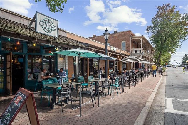 325 Plantation Way, Roswell, GA 30075