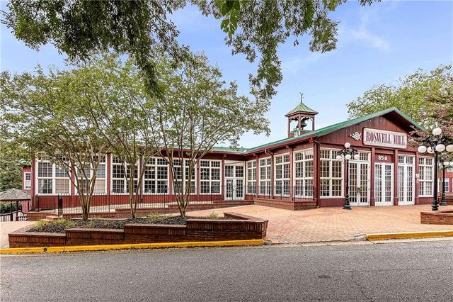 325 Plantation Way, Roswell, GA 30075