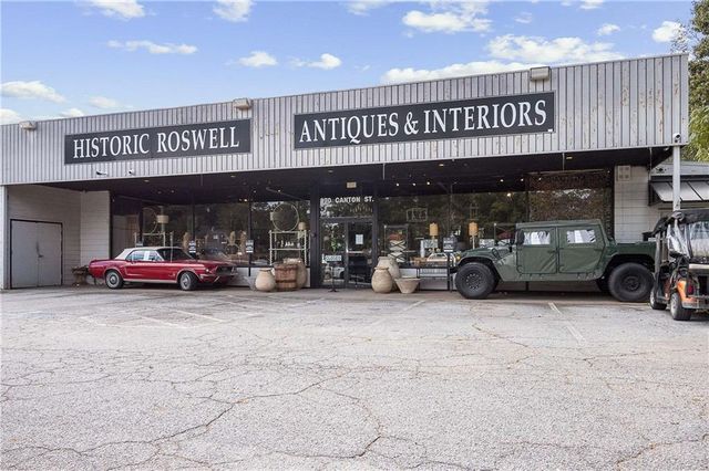 325 Plantation Way, Roswell, GA 30075