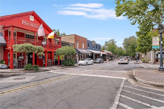 325 Plantation Way, Roswell, GA 30075