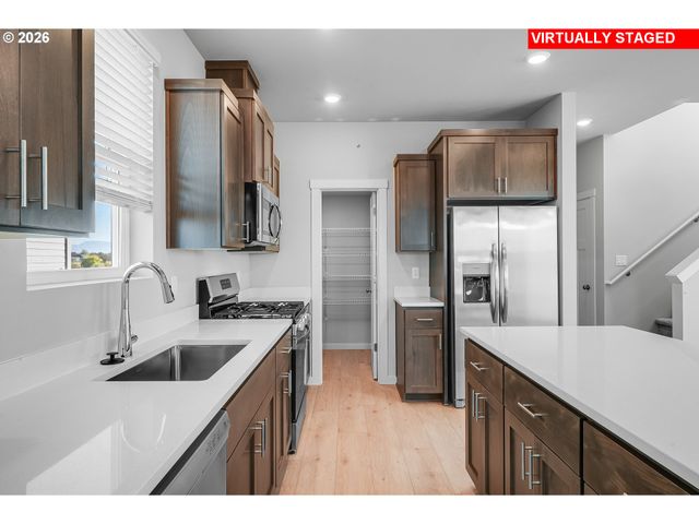 31804 Nw BLAKE Ter, North Plains, OR 97133