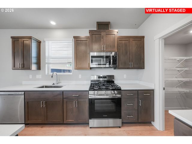 31804 Nw BLAKE Ter, North Plains, OR 97133