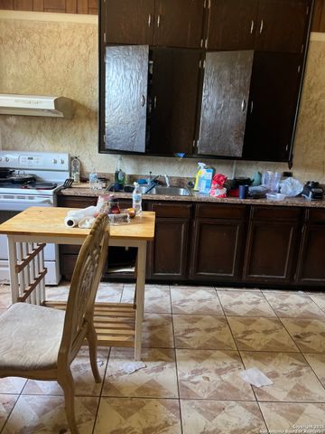 9281 Nelson, San Antonio, TX 78252