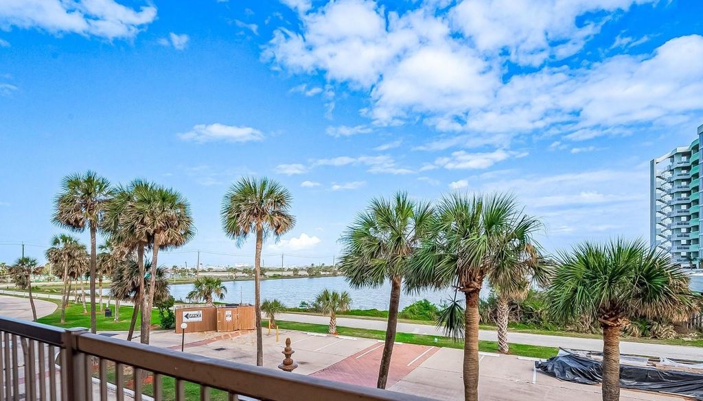 9520 Seawall Blvd 135, Galveston, TX 77554