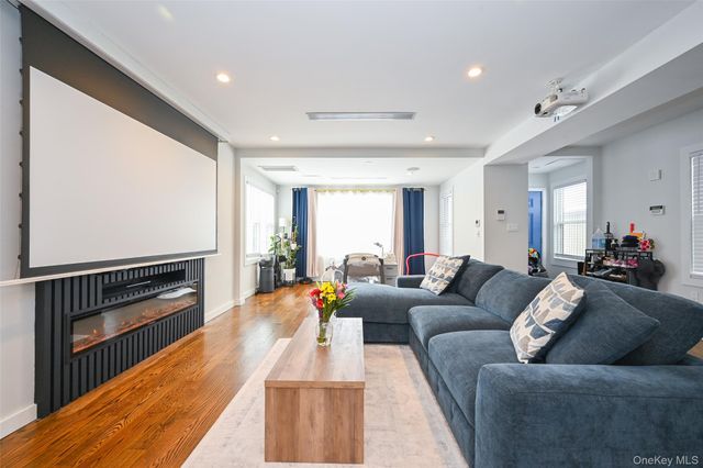 11311 201st Street, Saint Albans, NY 11412