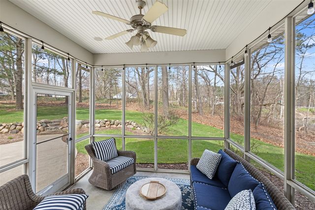 8049 Barony Point, Mattawan, MI 49071