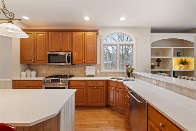 8049 Barony Point, Mattawan, MI 49071