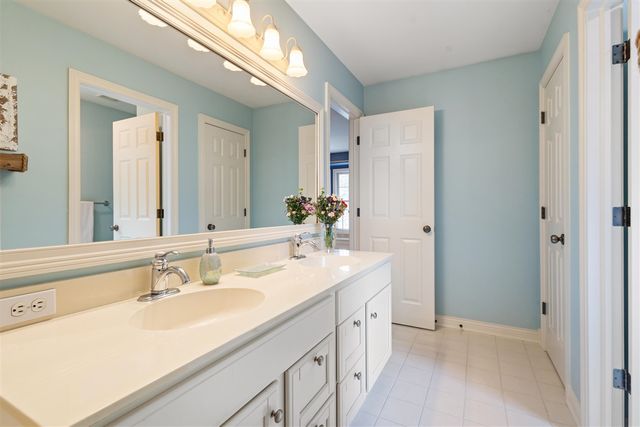 8049 Barony Point, Mattawan, MI 49071