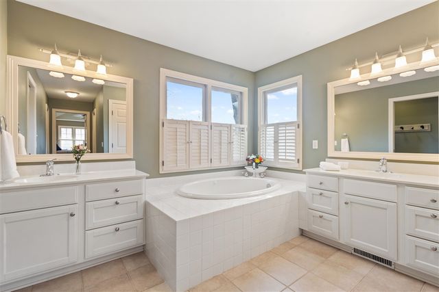 8049 Barony Point, Mattawan, MI 49071
