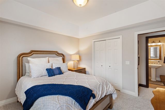 8049 Barony Point, Mattawan, MI 49071