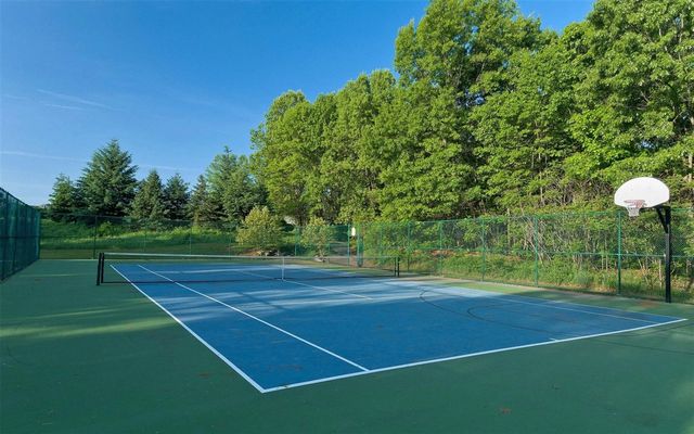 8049 Barony Point, Mattawan, MI 49071
