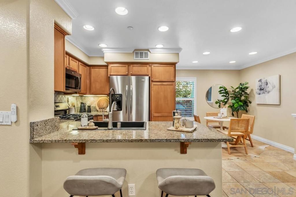 3463 Coastine Pl, San Diego, CA 92110 — photo 4