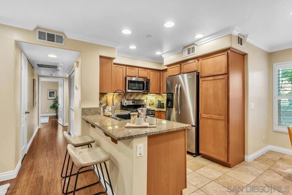 3463 Coastine Pl, San Diego, CA 92110 — photo 5