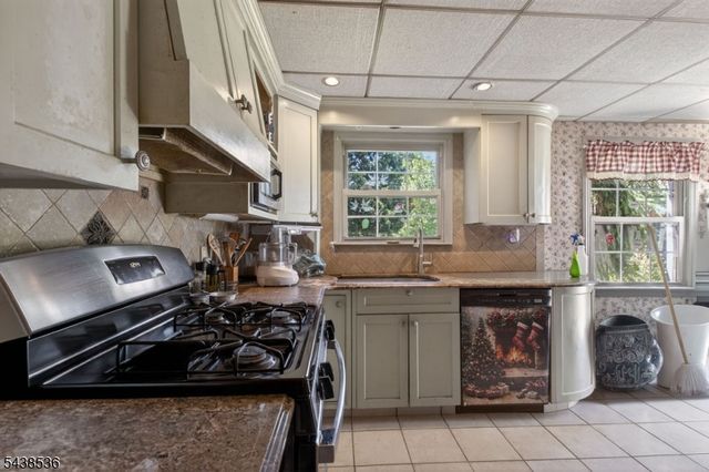 364 Acacia Rd, Scotch Plains Twp., NJ 07076