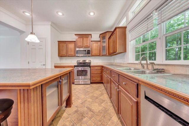 5995 Twine Hollow RD, Salem, VA 24153
