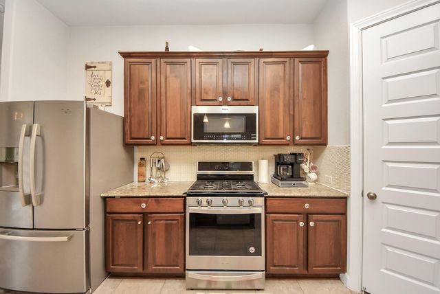 8806 Chapada Highlands Drive, Cypress, TX 77433