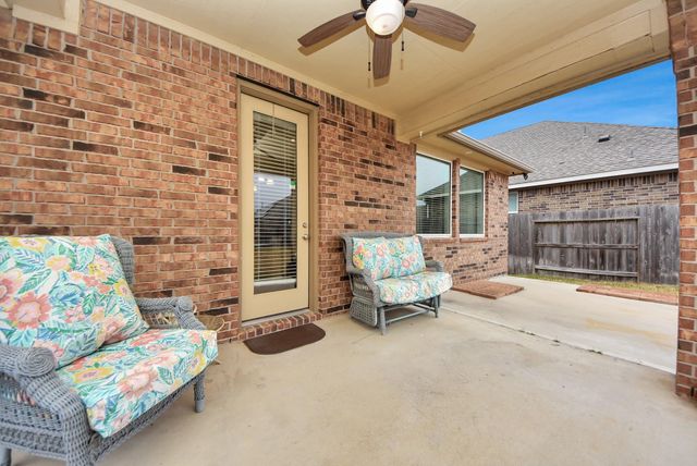 8806 Chapada Highlands Drive, Cypress, TX 77433