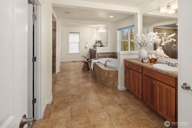 1485 24th Avenue NE, Issaquah, WA 98029