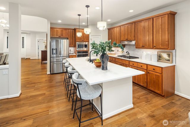 1485 24th Avenue NE, Issaquah, WA 98029