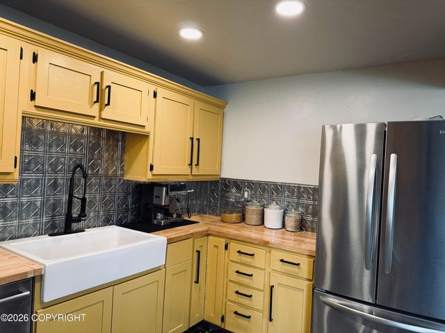 6235 N Wolverine Road, Palmer, AK 99645