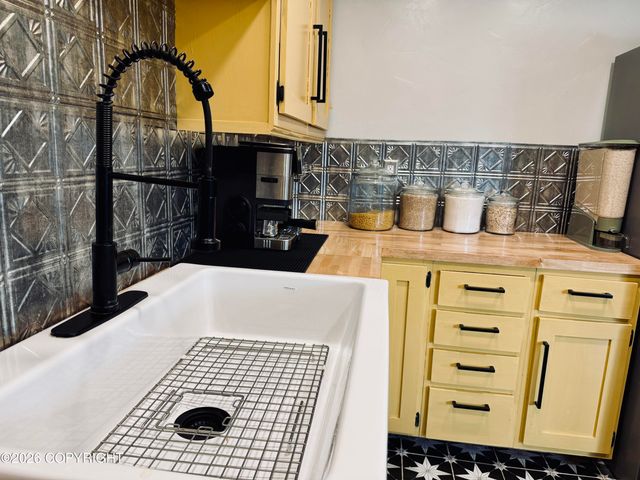 6235 N Wolverine Road, Palmer, AK 99645