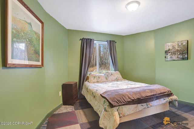 6235 N Wolverine Road, Palmer, AK 99645