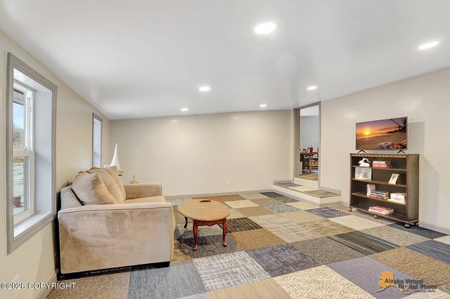 6235 N Wolverine Road, Palmer, AK 99645
