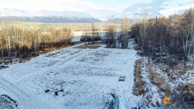 6235 N Wolverine Road, Palmer, AK 99645