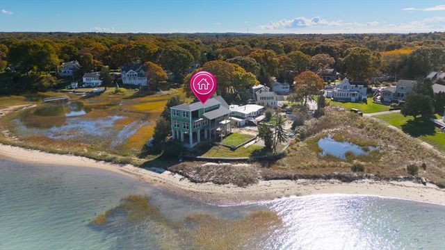 14 Navajo Rd, Bourne, MA 02559