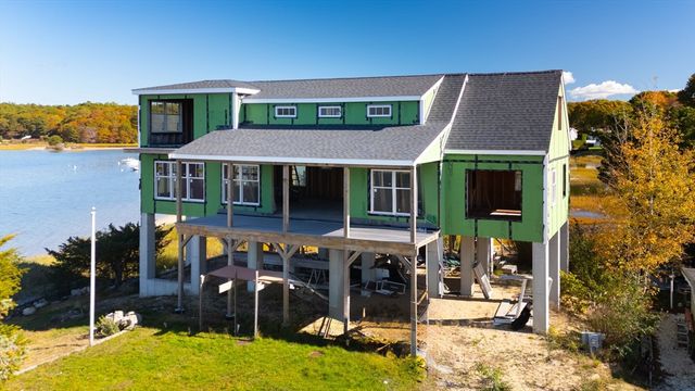 14 Navajo Rd, Bourne, MA 02559