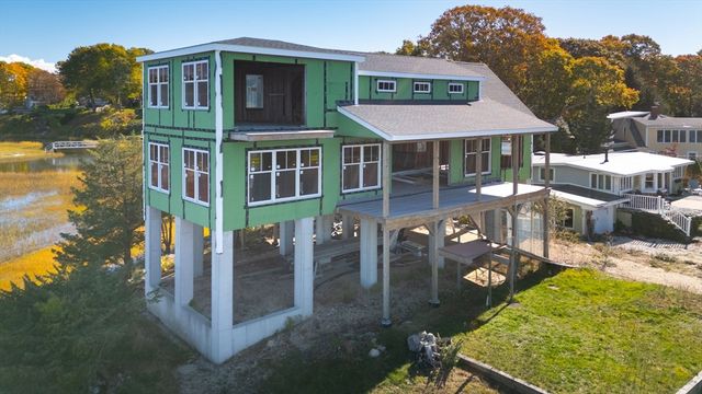 14 Navajo Rd, Bourne, MA 02559