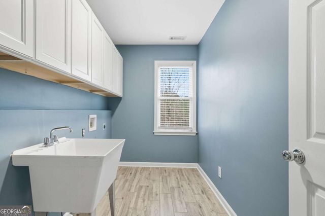 5040 Winding Hills Lane, Woodstock, GA 30189