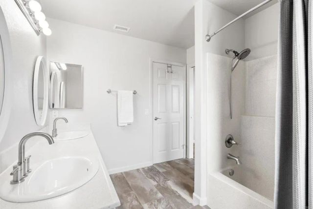 6749 Alamo Ct, La Mesa, CA 91942