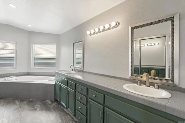 6749 Alamo Ct, La Mesa, CA 91942