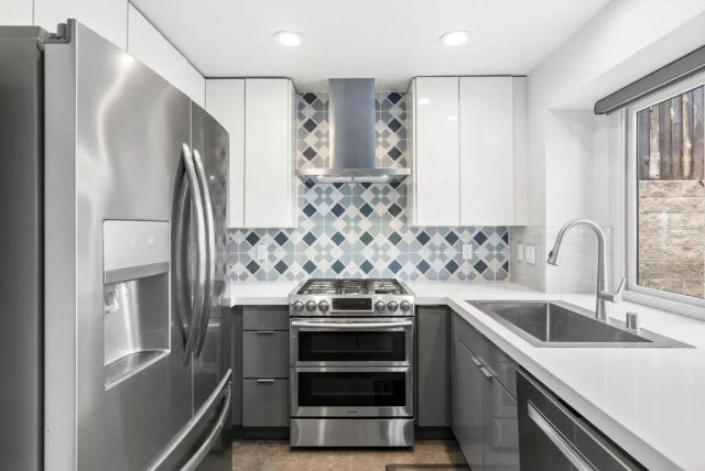 6749 Alamo Ct, La Mesa, CA 91942