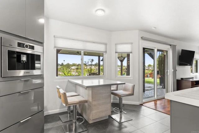 6749 Alamo Ct, La Mesa, CA 91942