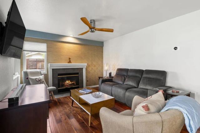 6749 Alamo Ct, La Mesa, CA 91942