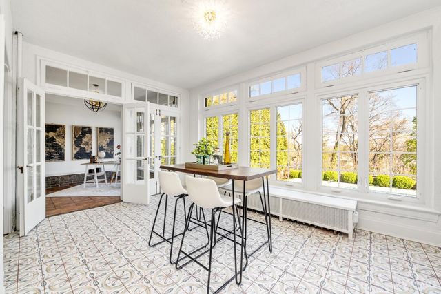 718 Clinton Springs Avenue, Cincinnati, OH 45229