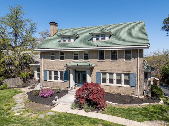 718 Clinton Springs Avenue, Cincinnati, OH 45229