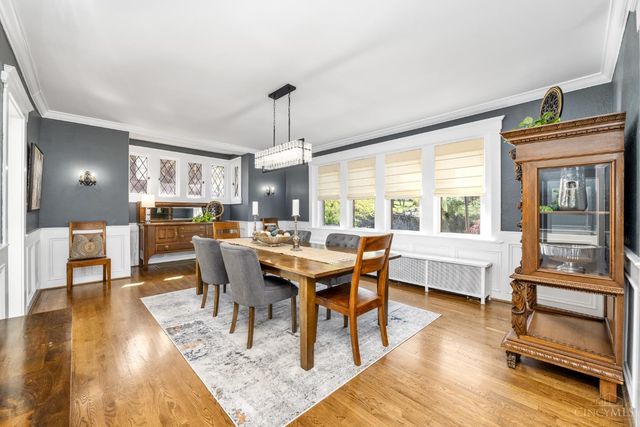 718 Clinton Springs Avenue, Cincinnati, OH 45229