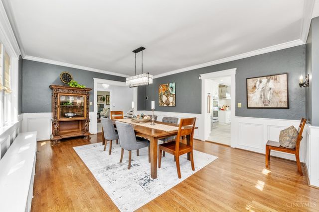 718 Clinton Springs Avenue, Cincinnati, OH 45229