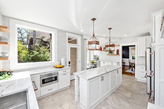 718 Clinton Springs Avenue, Cincinnati, OH 45229