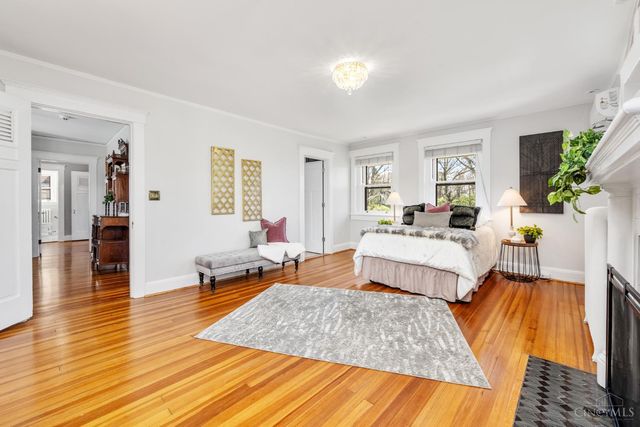 718 Clinton Springs Avenue, Cincinnati, OH 45229