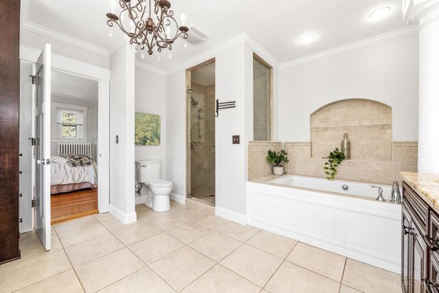 718 Clinton Springs Avenue, Cincinnati, OH 45229