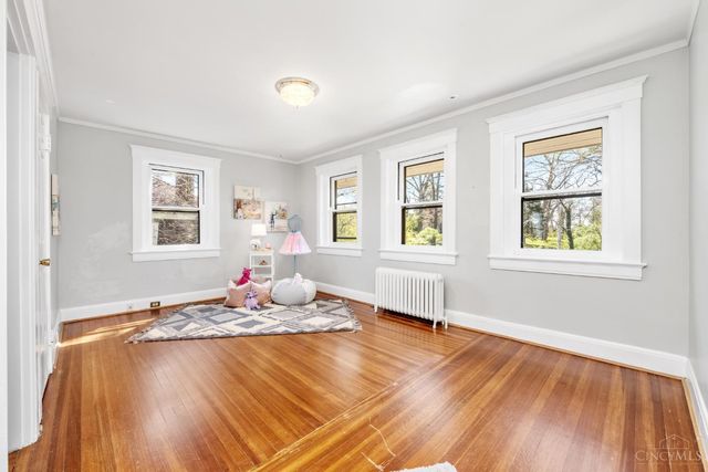718 Clinton Springs Avenue, Cincinnati, OH 45229