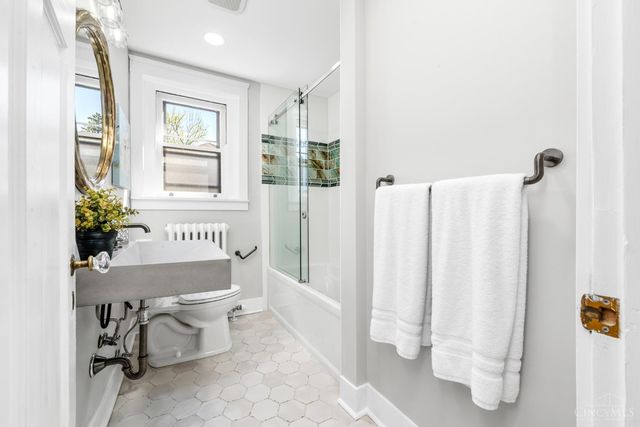 718 Clinton Springs Avenue, Cincinnati, OH 45229
