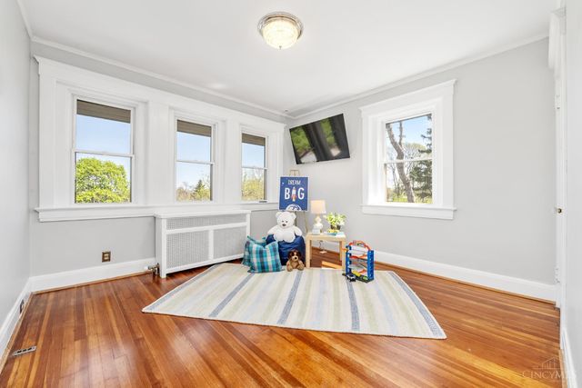 718 Clinton Springs Avenue, Cincinnati, OH 45229